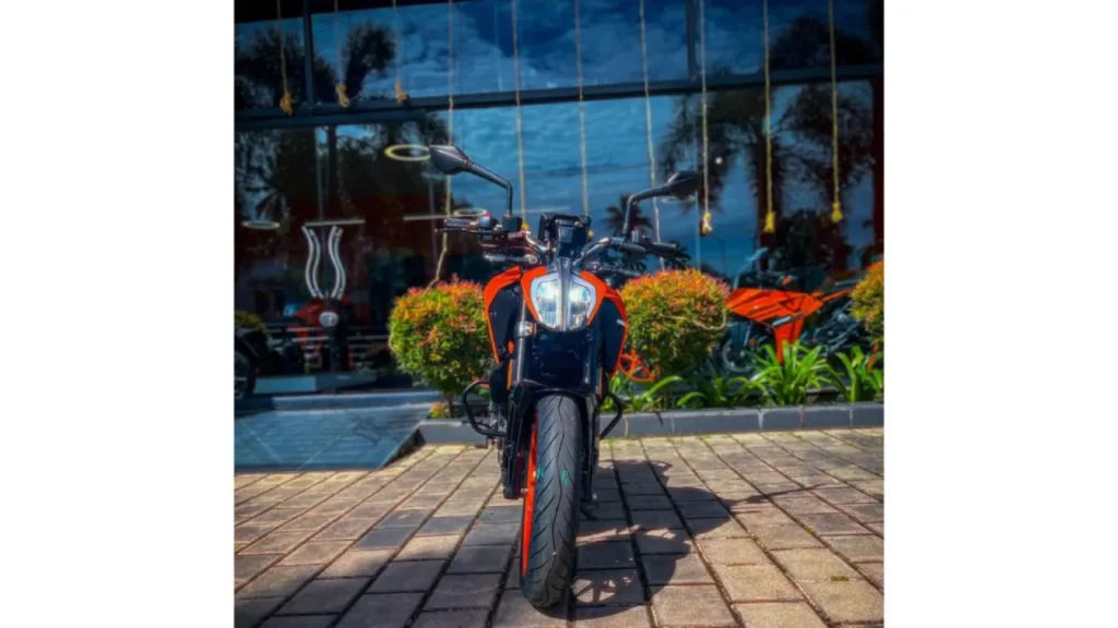 KTM Duke 200 Headlight