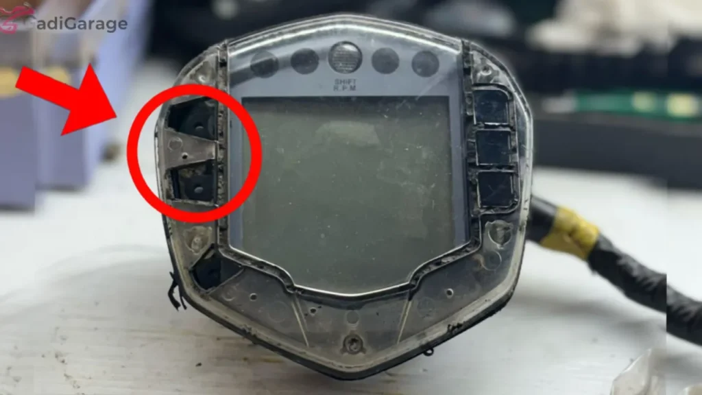 KTM Duke 200 Speedomete Rubber Beading