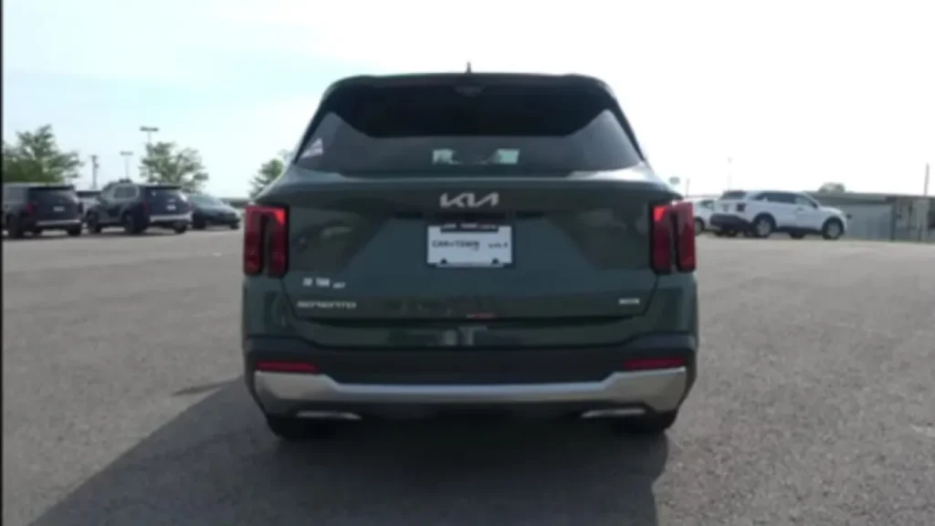 Kia-Sorento-Back-Look
