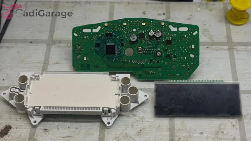 Yamaha FZ-V3 Meter Dismantle