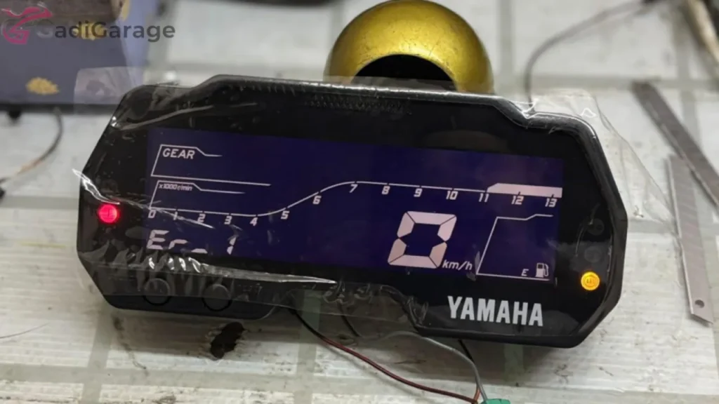 Yamaha MT-15 Display Sun Fade FIxed