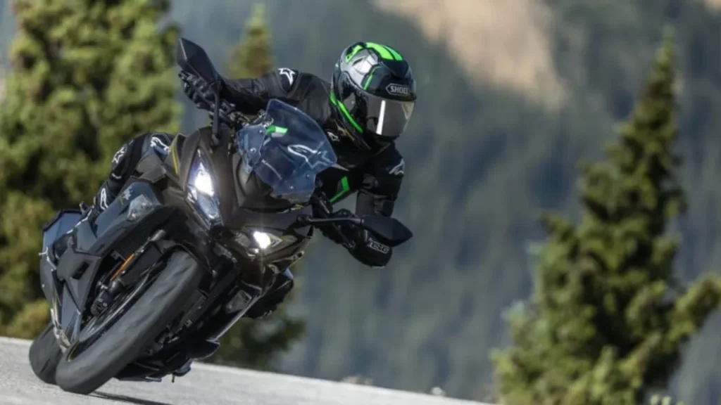 2026 Kawasaki Ninja 1100SX Front look