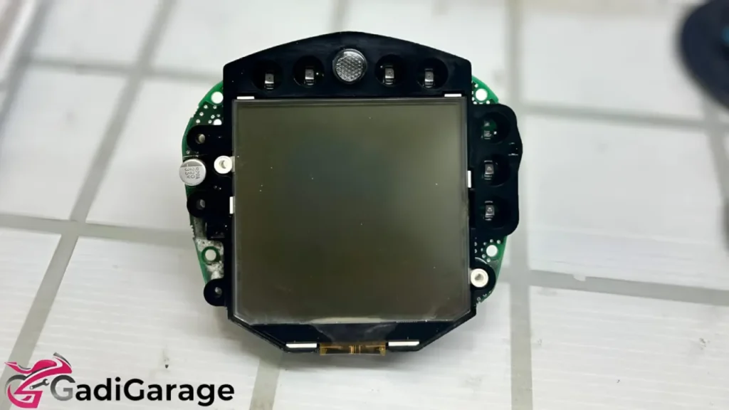 Duke 200 Meter Water Damaged Display