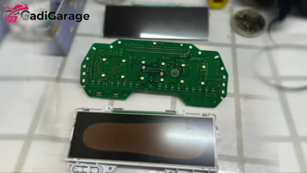 MT 15 Speedometer Motherboard Cleaned