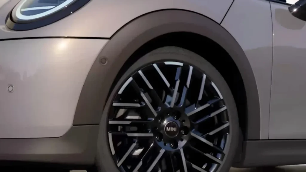 Mini Cooper Convertible Wheel