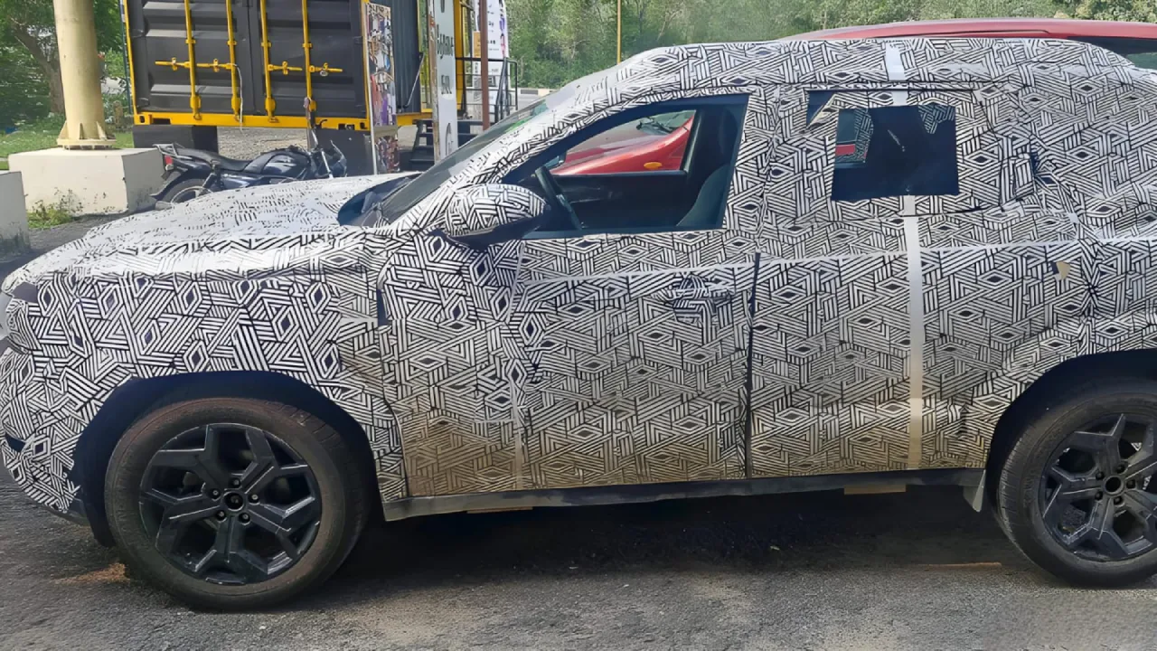 2026 Renault Duster spied