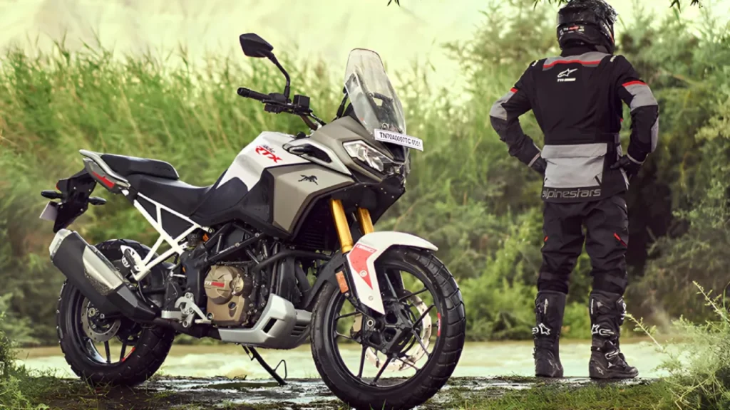 TVS Apache RTX 300 Look