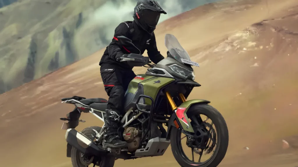 TVS Apache RTX 300 Riding