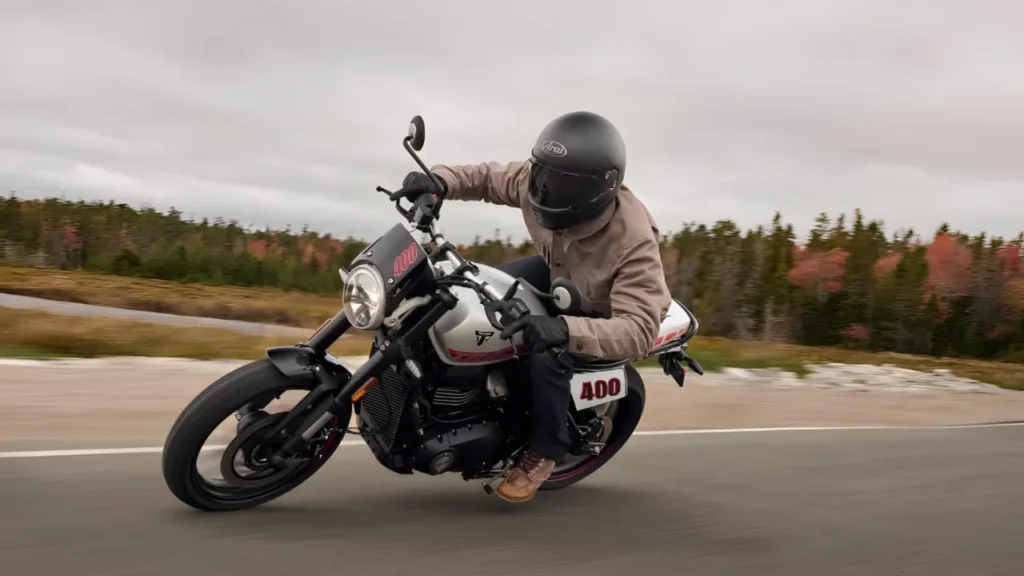 Triumph Tracker 400 Side Cornering